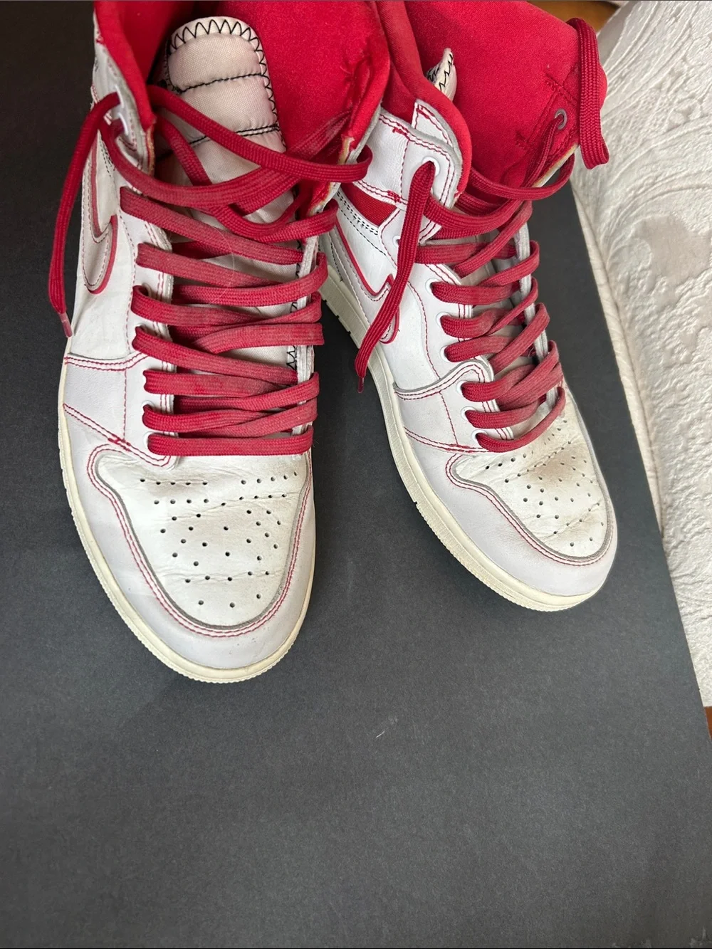Jordan 1 Retro High OG - White/Red
